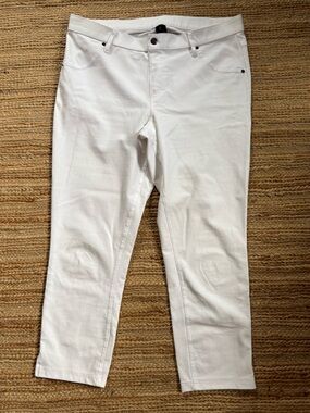 HUE above ankle Stretch denim white skinny jeans -Large woman’s pull on - EUC